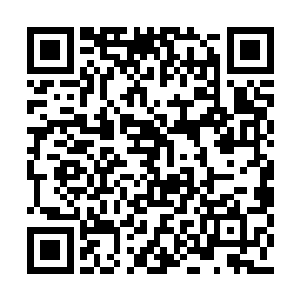 让他更头疼的是站在纷嫩娃娃身后的三个老头子二维码生成
