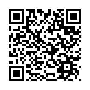 让叶芊芊羞涩的想要把赵纯良推开二维码生成