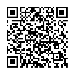 让在场的读人写与军旅有关且能振奋士气的诗词二维码生成