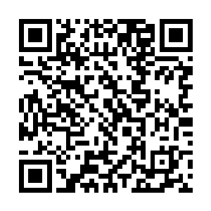 让随后跟着秦宇进门的孟瑶站立在门边不知道干嘛了二维码生成