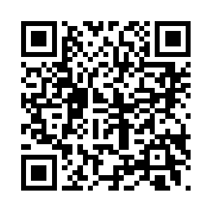 许辉这边直接把闺女架到了脖子上围观去了二维码生成