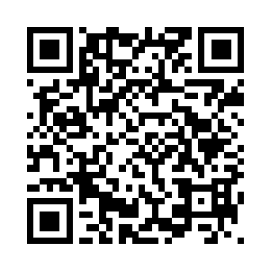 说着还轻轻戳了一下余长行的背部二维码生成