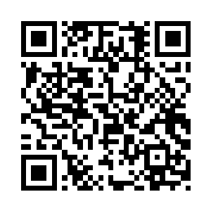 说话的年轻人也是很不情愿的看了一眼二维码生成