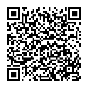 谁知道还没等我伸出手雅文连看都没看我一眼就从我身边走了过去二维码生成