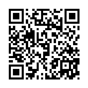 谢姝宁稚气的面庞在昏黄的灯火照映下二维码生成