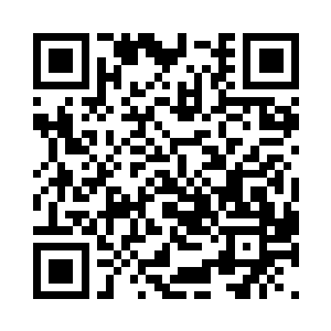 谢平和孙子轩一前一后离开了医院大门二维码生成