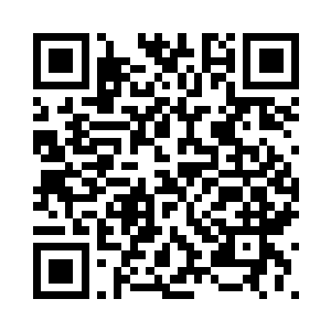 谢芳华挽着他胳膊一起跨进了门槛二维码生成