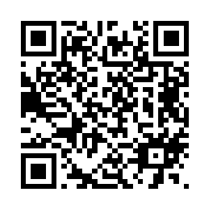 豆粒大的眼泪接连从眼角滚落下来了二维码生成