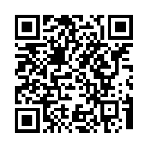 负责押送的人跟米晓琪在进行交接工作二维码生成