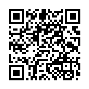 贴身跟着他的两位男子也从腰间掏出了手枪二维码生成