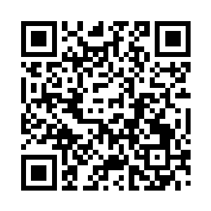 贺翠蓉已经是迫不及待地指着龙羽几人二维码生成