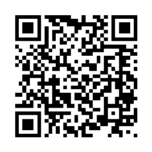 走到一家国际著名品牌的内衣店前二维码生成