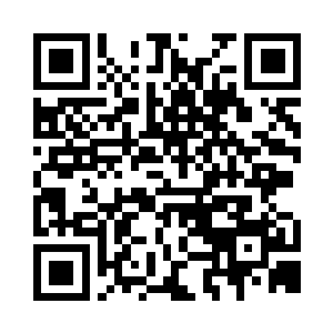 走在队伍前面那个举着旗子的瘦高个男孩二维码生成