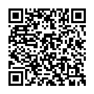 赵玉山若无其事的拍拍手又去抗剩下的几袋垃圾二维码生成