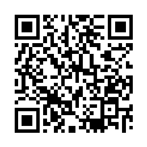 赵纯良的身体被完全的卡在了车身里二维码生成