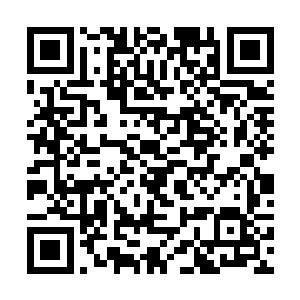 赵长枪再次将闪闪发光的眼神定格在三个年轻人身上二维码生成