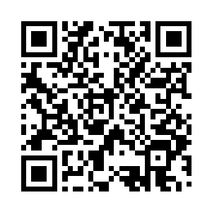 赵长枪打算在这里找个比较上档次的饭店二维码生成