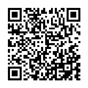 赶紧和郑长生两个人兵分两路赶到两边去耐心的解释二维码生成