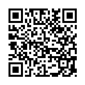 足球就从德科的两腿之间再次穿了过去二维码生成