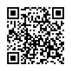 跟着他过来的是一位大腹便便的中年人二维码生成