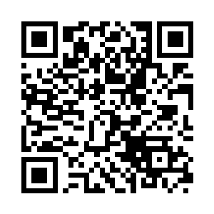 跟着背起背包的杜克向着沙滩外的停车场走去二维码生成