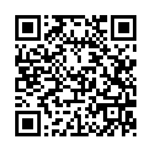 跪在地上的人一颗脑袋几乎伏到了地上二维码生成