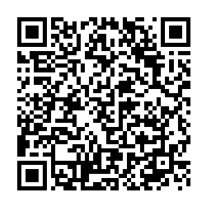 路过厨房又看见张巧抱着刚出生的小曾孙蹲在灶台边大口大口的吃饭二维码生成