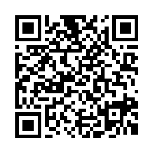 踮着脚尖小心翼翼地踏进圆形玻璃当中二维码生成