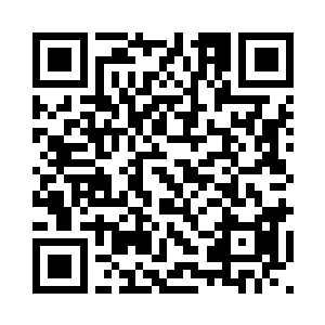 蹑手蹑脚从后门溜了进来的罗卿卿二维码生成