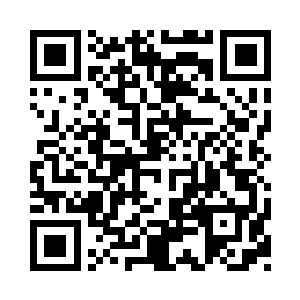 身后的朱砂赶紧将随身带着的团扇拿出来二维码生成