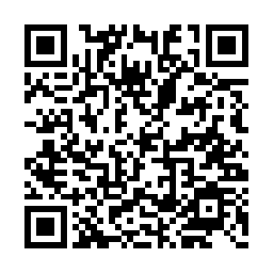 车身上涂装这伊拉克过国旗的防弹悍马装甲车道二维码生成
