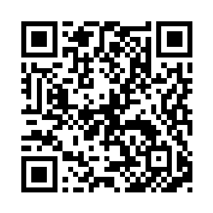 车钥匙已经从她手上转移到男人西装裤袋里二维码生成