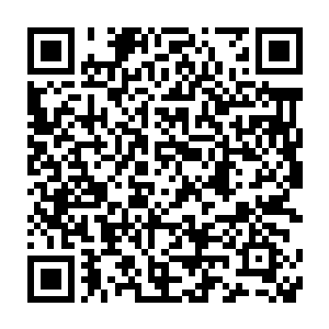 轰然向正狼狈的控制着鬼剑法宝对抗着四周五个灵力漩涡的鬼剑老人二维码生成