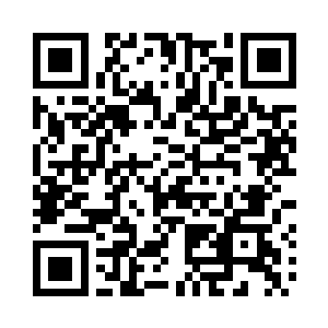 轻拢慢拈的云鬓中尽是名贵的雕花珠宝二维码生成