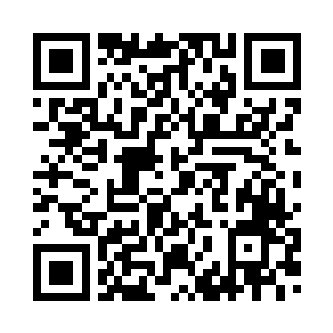 轻轻抚摸着马艾云已经冰冷的面孔二维码生成