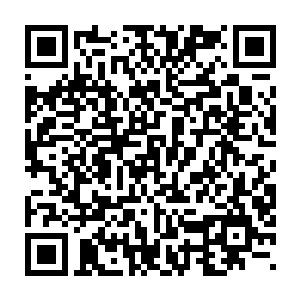 轻轻的推了一下操控杆配合着舵轮让波纹号在河水面上划了半圈弧线二维码生成