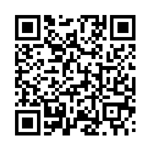 轿车前面的玻璃被哦欧阳志远打的粉碎二维码生成