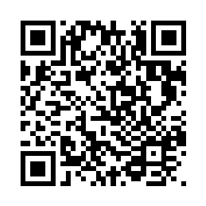 边学道还在下意识地拿起水杯送到嘴边二维码生成