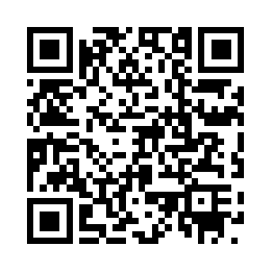 迎面就看见两个强壮的警察冲了过来二维码生成