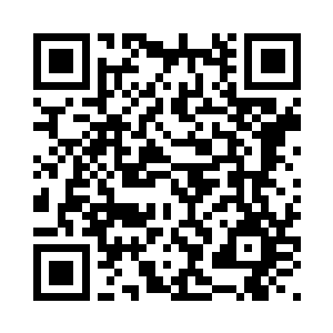 还伸手招呼大儿媳妇娟儿一起加入二维码生成