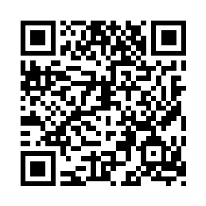 还叫店小二送上一些吃喝食物给他们送去二维码生成