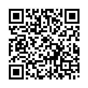 还炫耀似的把自己的双手举起来让离看到二维码生成