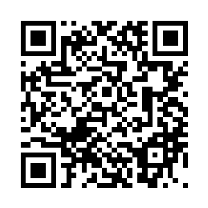 还给卫蘅安置了一张书案和一张矮榻二维码生成