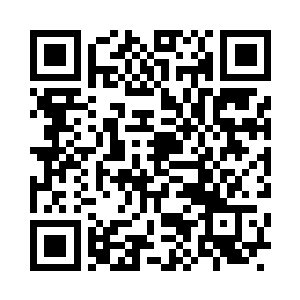 还要紧盯着前面那几个妹仔不敢眨眼二维码生成
