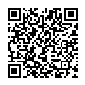 还铭刻着这些雕像人物所存在的具体时间和格言以及功绩之类二维码生成