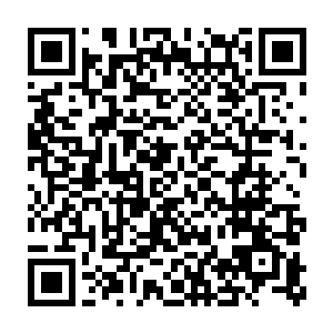这一刻却是安静得甚至都能够听到场上那些男子急速跳动的心跳声二维码生成
