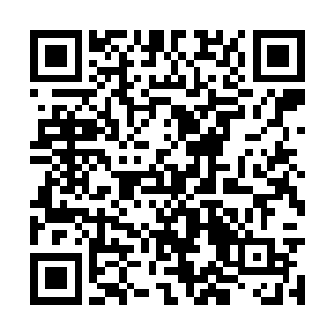 这一幕仿佛十余颗金色巨石落进了灰色海洋中一般二维码生成