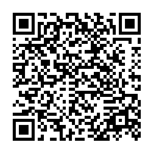 这三个年轻人绝不是任何一个准新娘带来参加他们定亲仪式的亲朋好友二维码生成