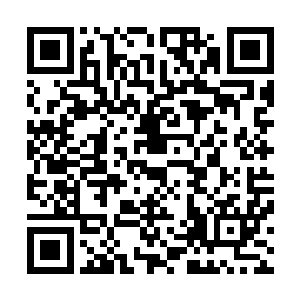 这两个帝皇尊者把靳空和风奇泽带到了一个暂时的山洞之中二维码生成
