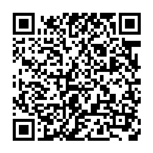这个四边形范围内立即形成了一个封闭的空间……想要冲出这一片区域二维码生成